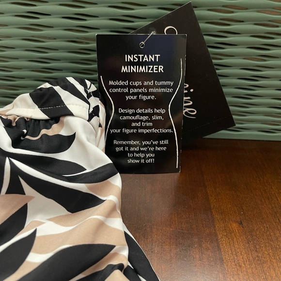 NWT Maxine of Hollywood Women's Shirred Girl Leg One Piece Swimsuit - Picture 8 of 13